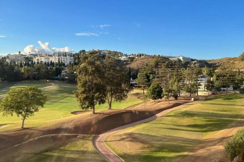 5* Stunning Golf & Sea Apartment Mijas Ngoại thất bức ảnh
